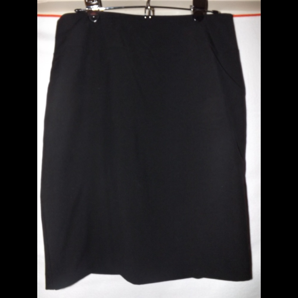 Ellen Tracy Black skirt